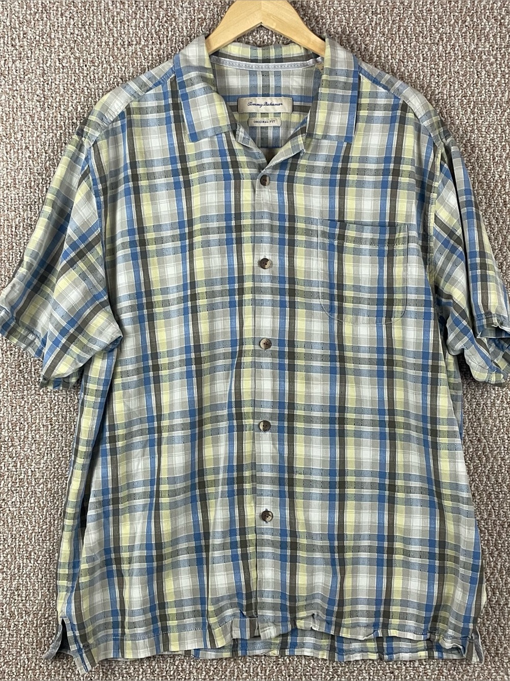Tommy Bahama Shirt Men's XL Tan Blue Wood Buttons Short Sleeve Loop Collar T517